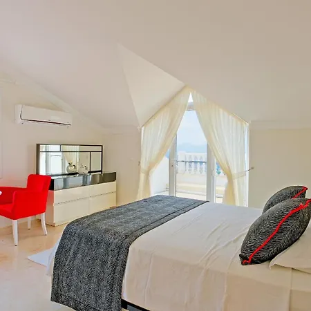 Bianca 빌라 페티예